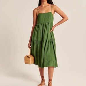 Tiered trapeze green Midi Dress